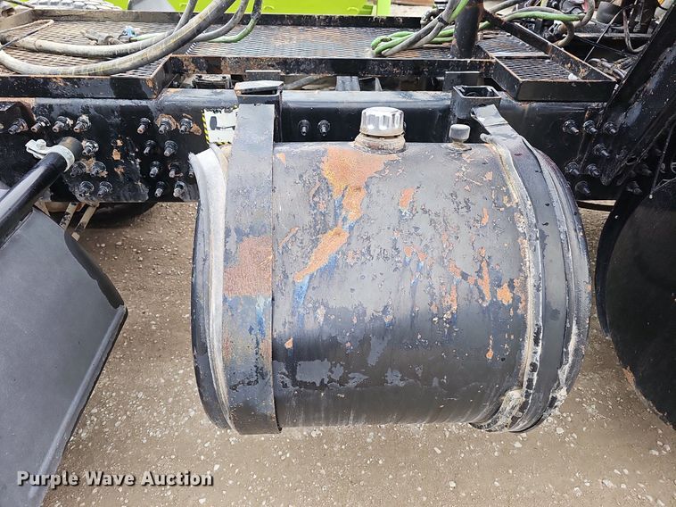 image for item DP0843 2008 Mack Pinnacle CHU613 semi truck