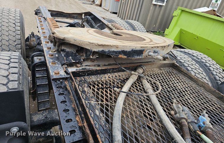 image for item DP0843 2008 Mack Pinnacle CHU613 semi truck