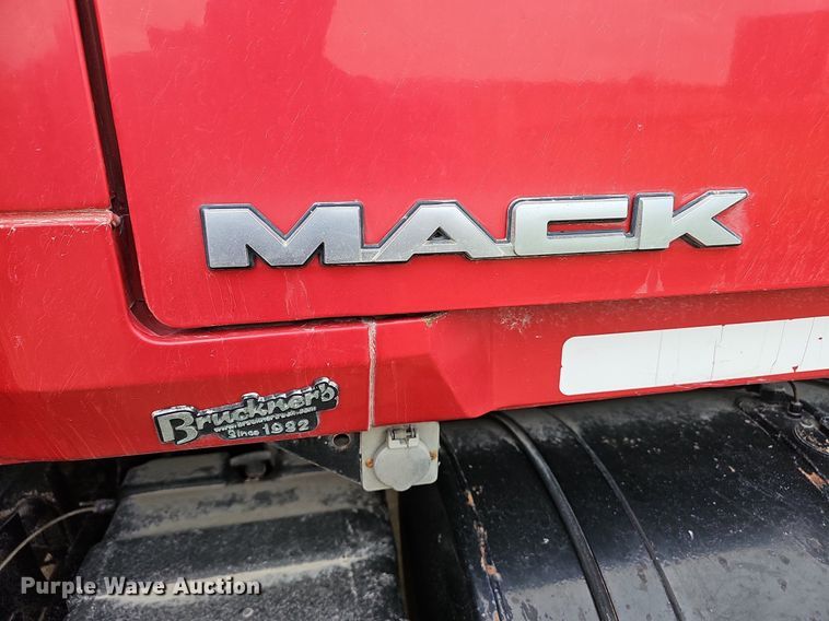 image for item DP0843 2008 Mack Pinnacle CHU613 semi truck