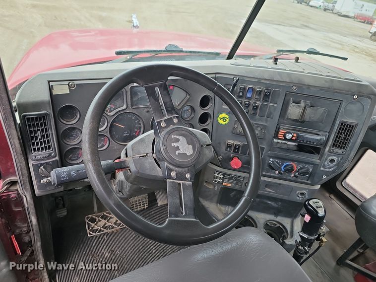 image for item DP0843 2008 Mack Pinnacle CHU613 semi truck