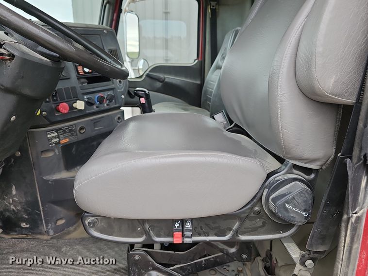 image for item DP0843 2008 Mack Pinnacle CHU613 semi truck