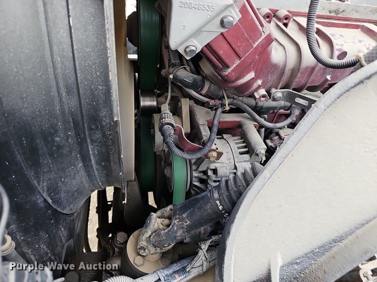 image for item DP0843 2008 Mack Pinnacle CHU613 semi truck