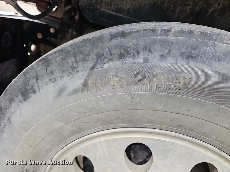 image for item DP0843 2008 Mack Pinnacle CHU613 semi truck