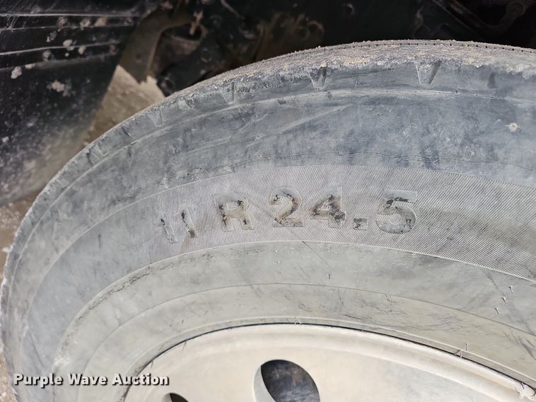 image for item DP0843 2008 Mack Pinnacle CHU613 semi truck