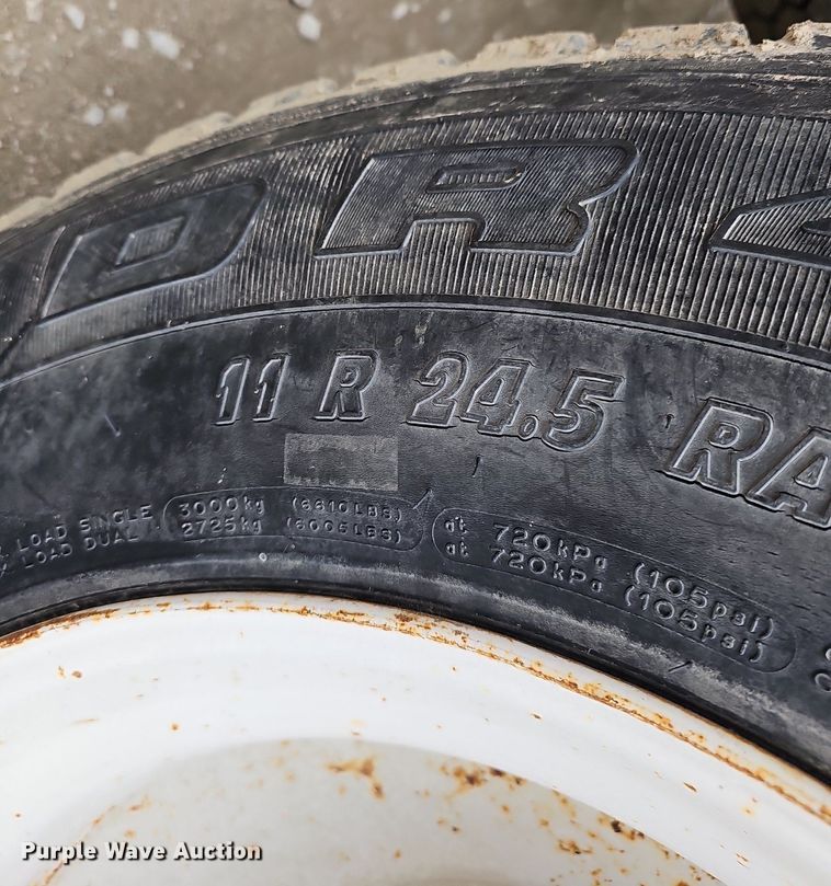 image for item DP0843 2008 Mack Pinnacle CHU613 semi truck