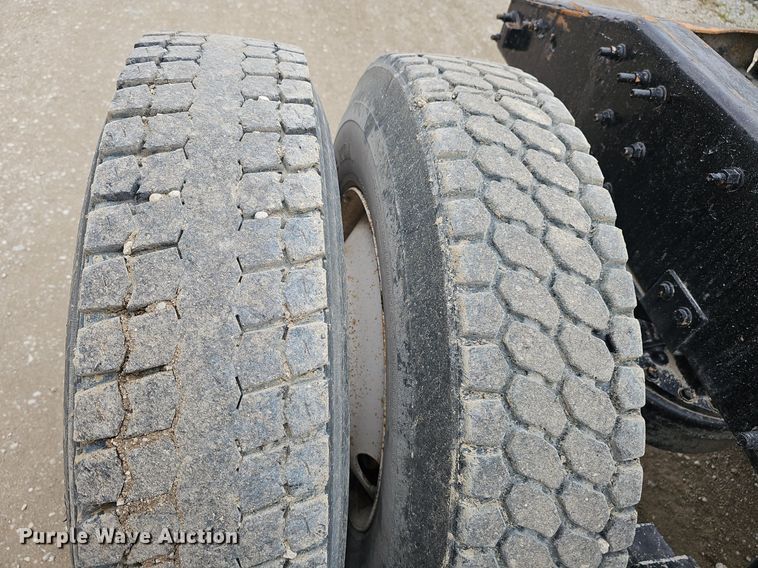 image for item DP0843 2008 Mack Pinnacle CHU613 semi truck