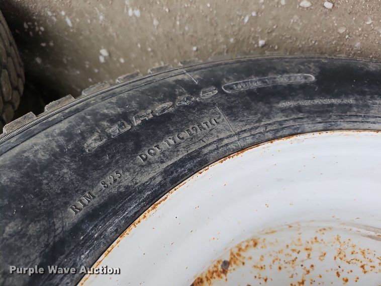 image for item DP0843 2008 Mack Pinnacle CHU613 semi truck