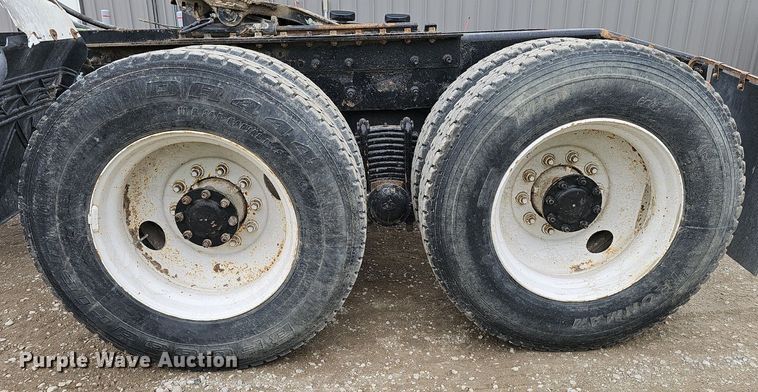 image for item DP0843 2008 Mack Pinnacle CHU613 semi truck