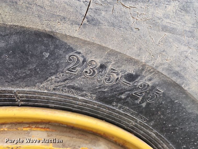 image for item DP0844 1990 Caterpillar 613C elevating scraper