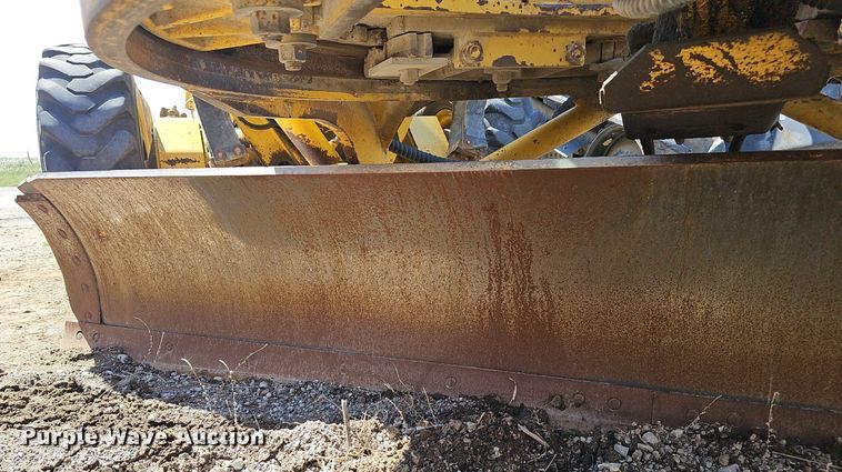 image for item DP0845 1998 Komatsu GD650A-2CY motor grader