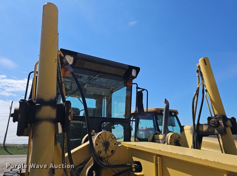 image for item DP0845 1998 Komatsu GD650A-2CY motor grader