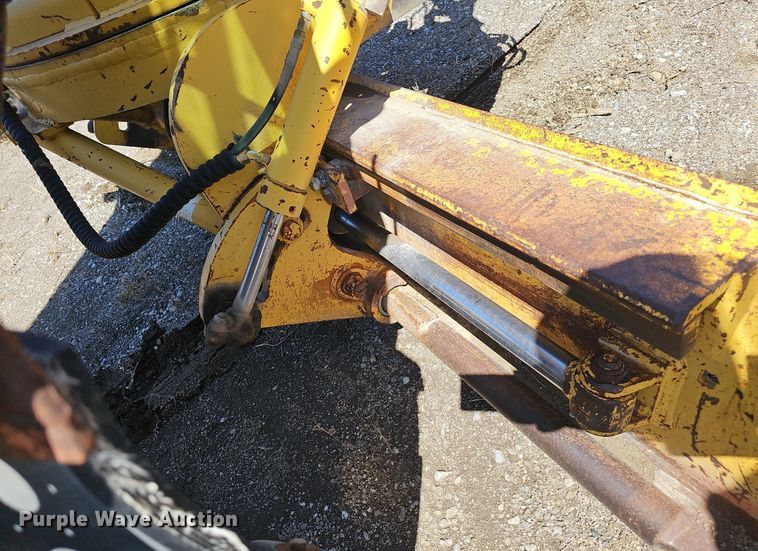 image for item DP0845 1998 Komatsu GD650A-2CY motor grader