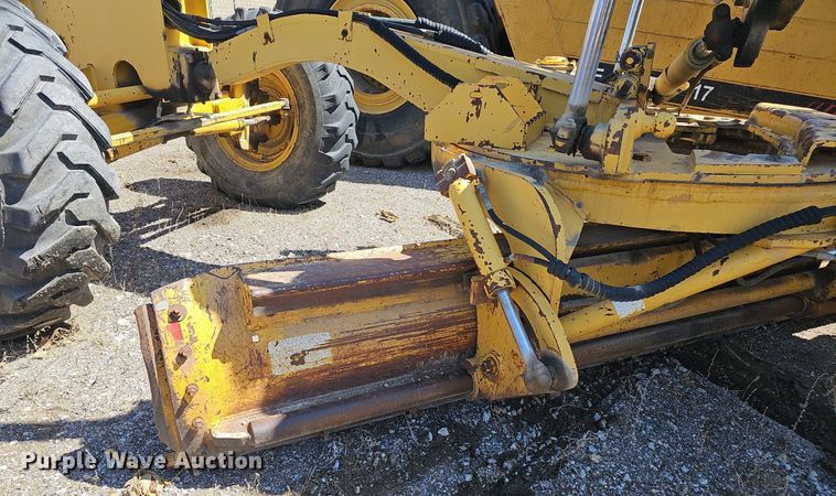 image for item DP0845 1998 Komatsu GD650A-2CY motor grader