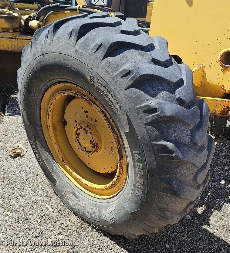 image for item DP0845 1998 Komatsu GD650A-2CY motor grader