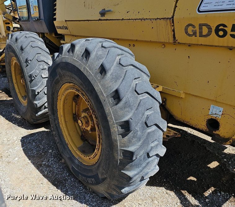 image for item DP0845 1998 Komatsu GD650A-2CY motor grader