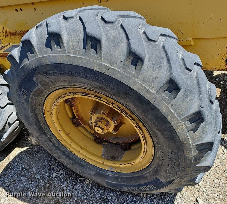 image for item DP0845 1998 Komatsu GD650A-2CY motor grader