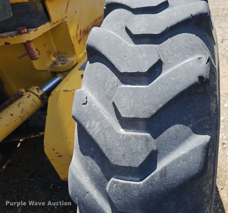 image for item DP0845 1998 Komatsu GD650A-2CY motor grader