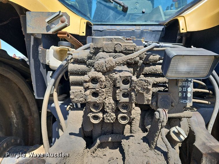 image for item DP0846 1995 Caterpillar Challenger CH45 tractor