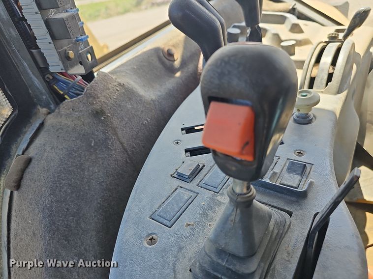 image for item DP0846 1995 Caterpillar Challenger CH45 tractor