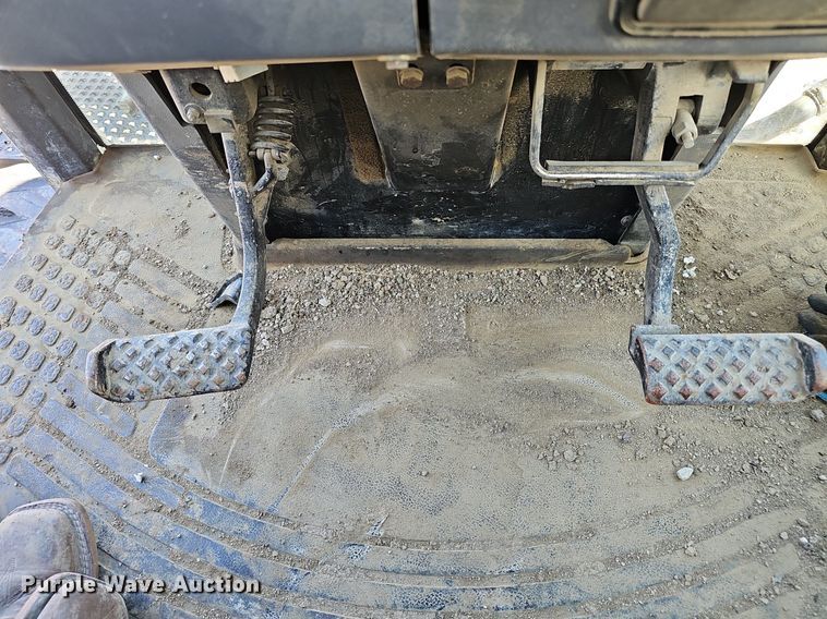 image for item DP0846 1995 Caterpillar Challenger CH45 tractor