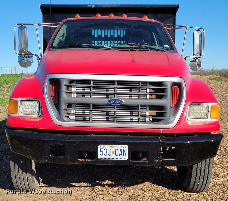 image for item DP1321 2000 Ford F650 Super Duty dump truck