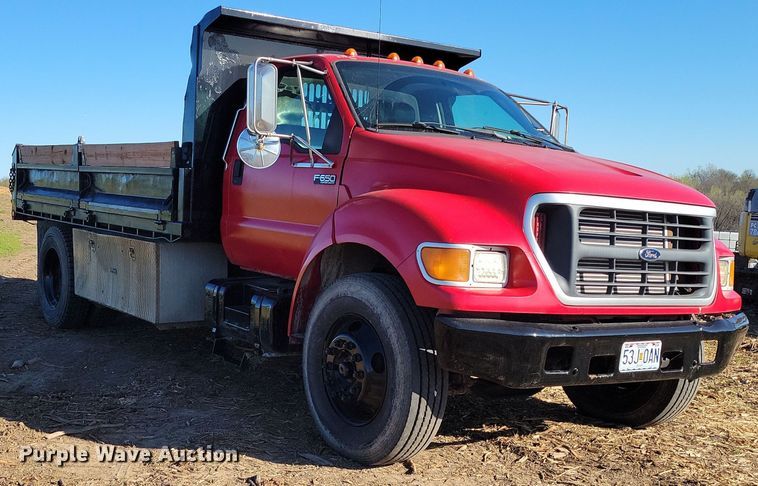 image for item DP1321 2000 Ford F650 Super Duty dump truck