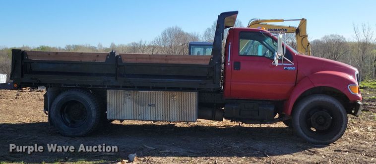 image for item DP1321 2000 Ford F650 Super Duty dump truck