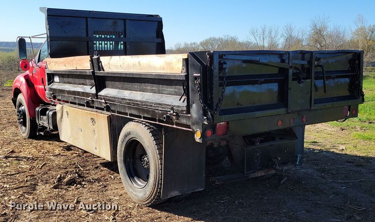 image for item DP1321 2000 Ford F650 Super Duty dump truck