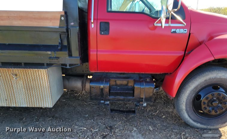 image for item DP1321 2000 Ford F650 Super Duty dump truck
