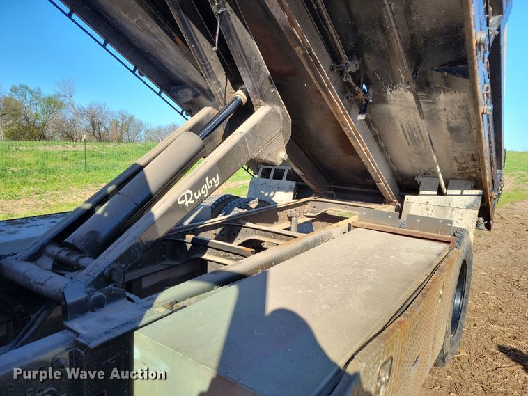 image for item DP1321 2000 Ford F650 Super Duty dump truck