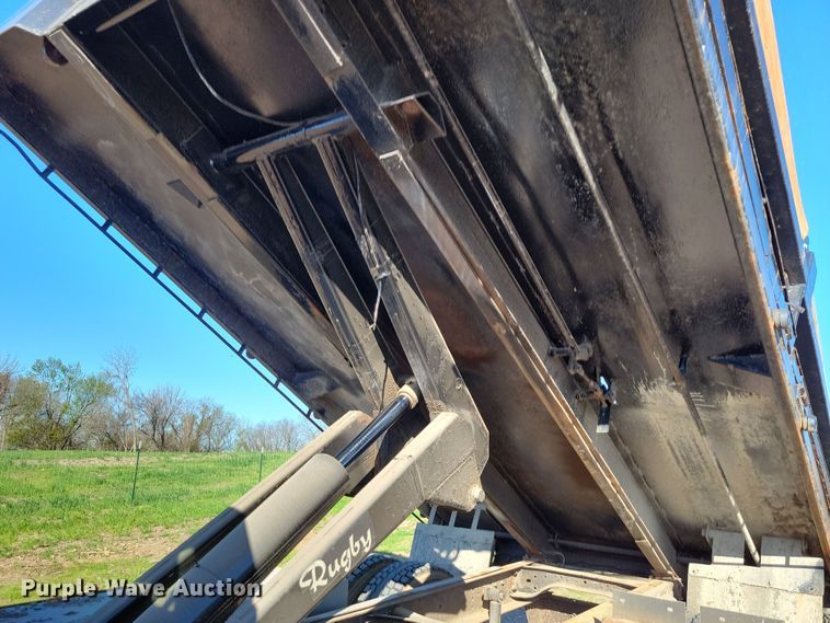 image for item DP1321 2000 Ford F650 Super Duty dump truck