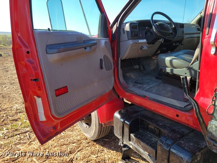 image for item DP1321 2000 Ford F650 Super Duty dump truck