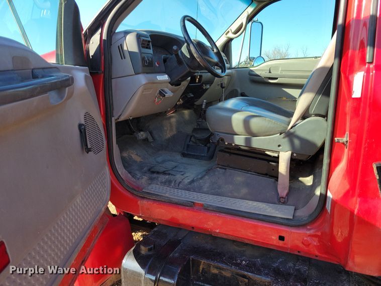 image for item DP1321 2000 Ford F650 Super Duty dump truck