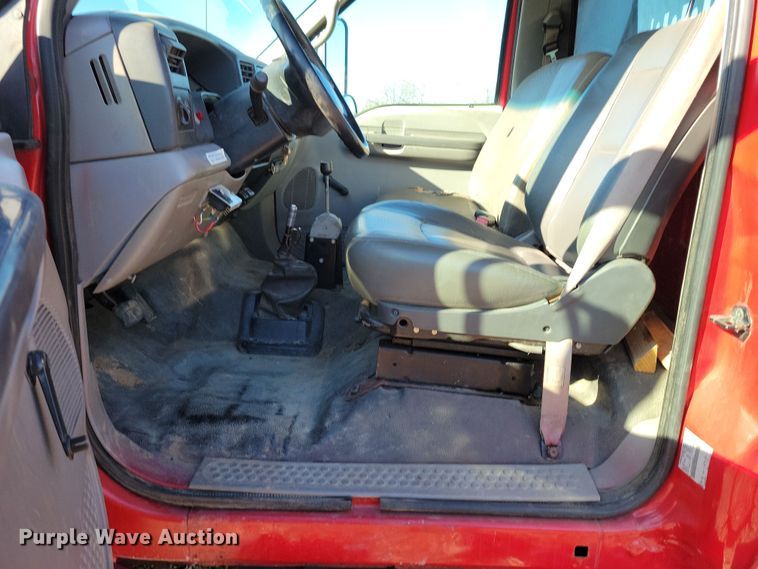 image for item DP1321 2000 Ford F650 Super Duty dump truck