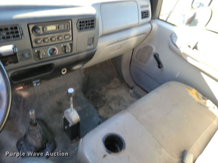 image for item DP1321 2000 Ford F650 Super Duty dump truck