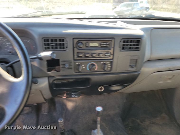 image for item DP1321 2000 Ford F650 Super Duty dump truck