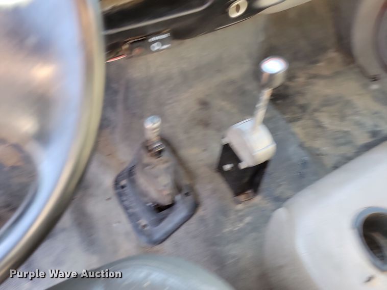 image for item DP1321 2000 Ford F650 Super Duty dump truck