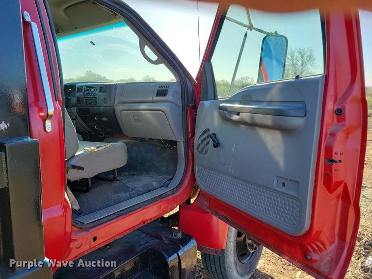 image for item DP1321 2000 Ford F650 Super Duty dump truck