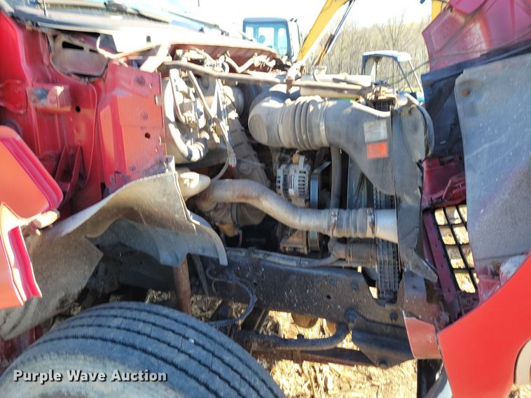 image for item DP1321 2000 Ford F650 Super Duty dump truck