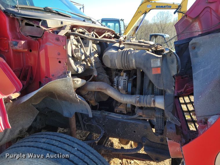 image for item DP1321 2000 Ford F650 Super Duty dump truck