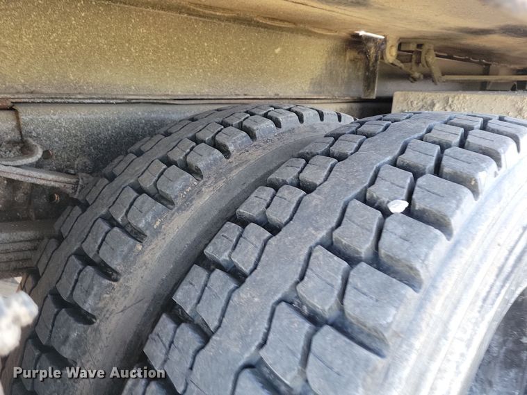 image for item DP1321 2000 Ford F650 Super Duty dump truck