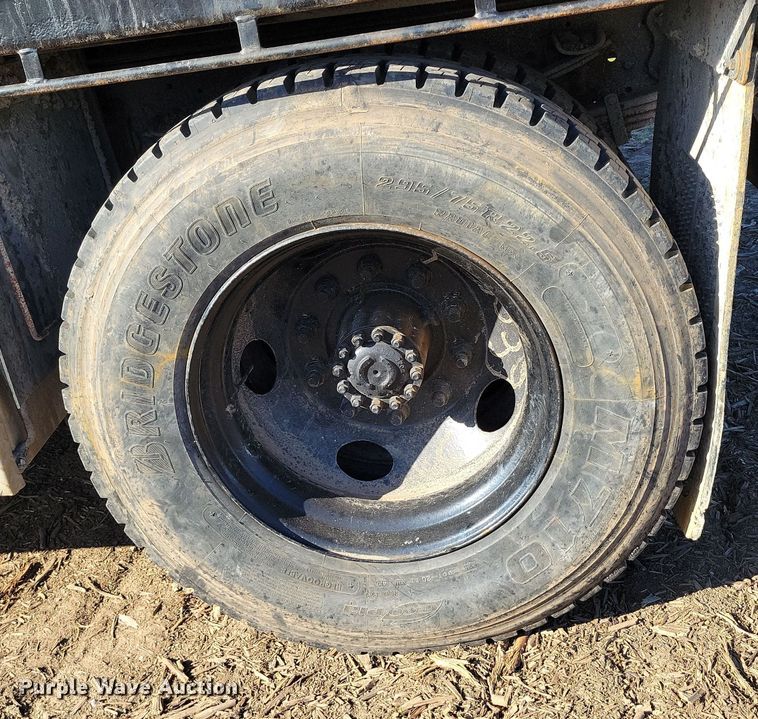 image for item DP1321 2000 Ford F650 Super Duty dump truck