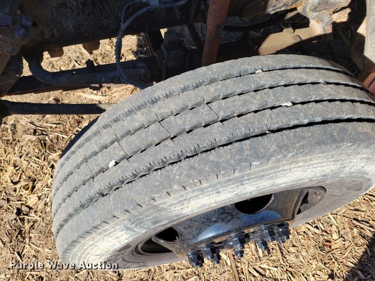 image for item DP1321 2000 Ford F650 Super Duty dump truck