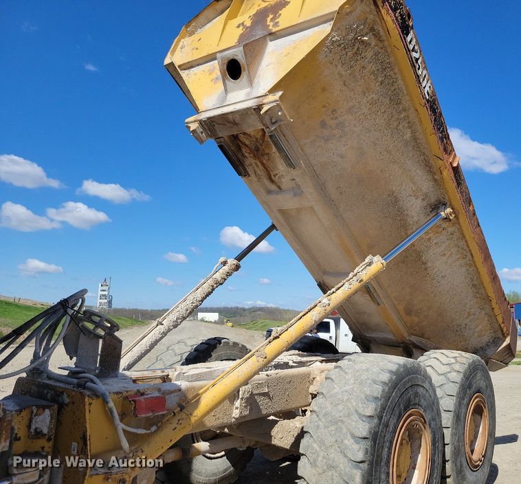 image for item DP1322 1997 Caterpillar D250E haul truck