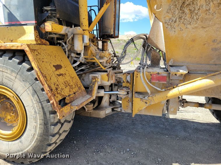 image for item DP1322 1997 Caterpillar D250E haul truck