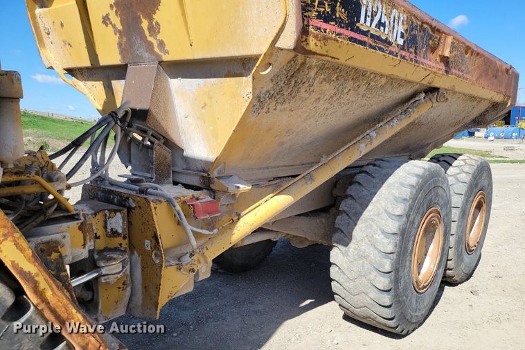 image for item DP1322 1997 Caterpillar D250E haul truck