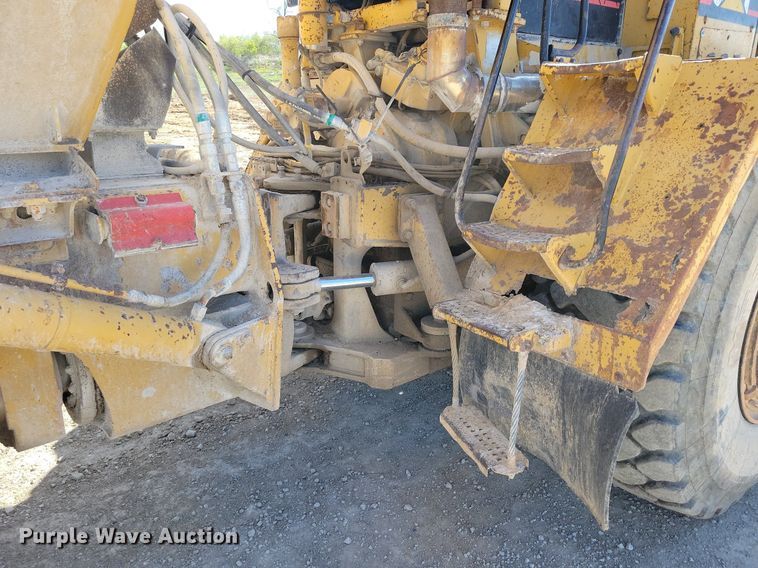 image for item DP1322 1997 Caterpillar D250E haul truck