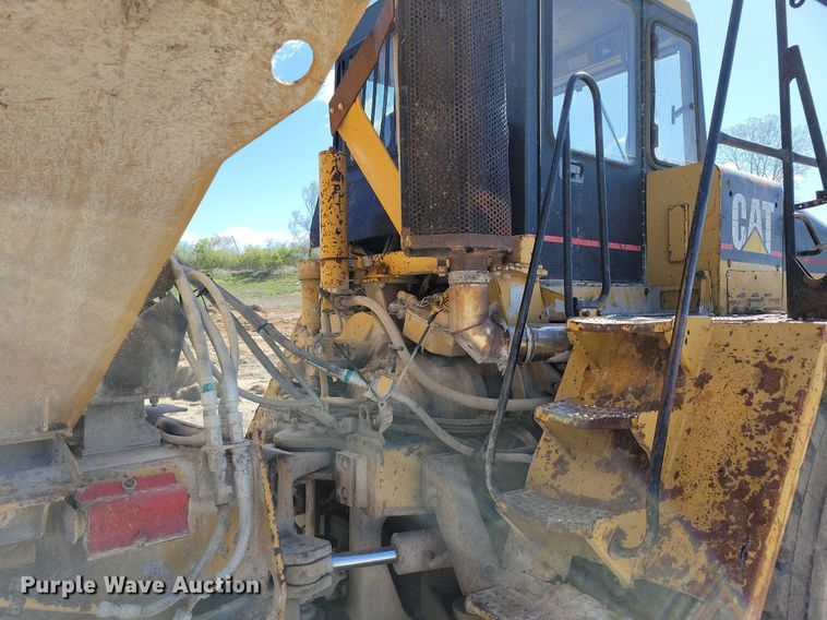 image for item DP1322 1997 Caterpillar D250E haul truck