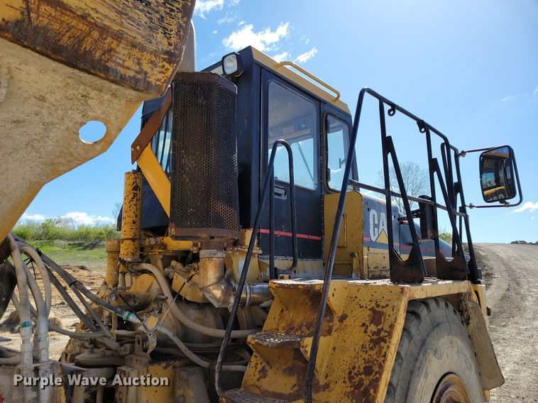 image for item DP1322 1997 Caterpillar D250E haul truck