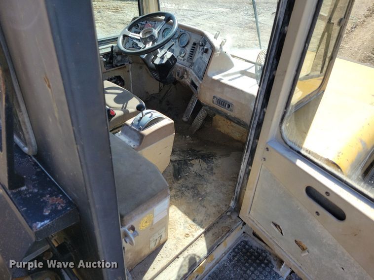 image for item DP1322 1997 Caterpillar D250E haul truck